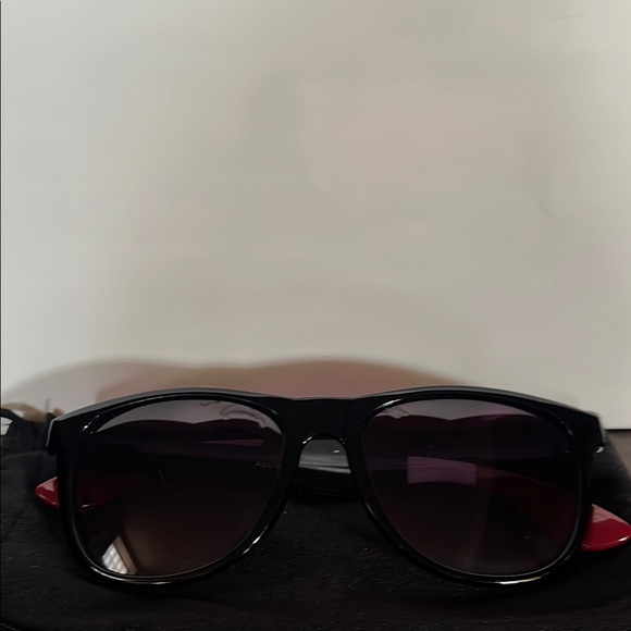 Aldo Classic Black Sunglasses - Picture 4 of 4